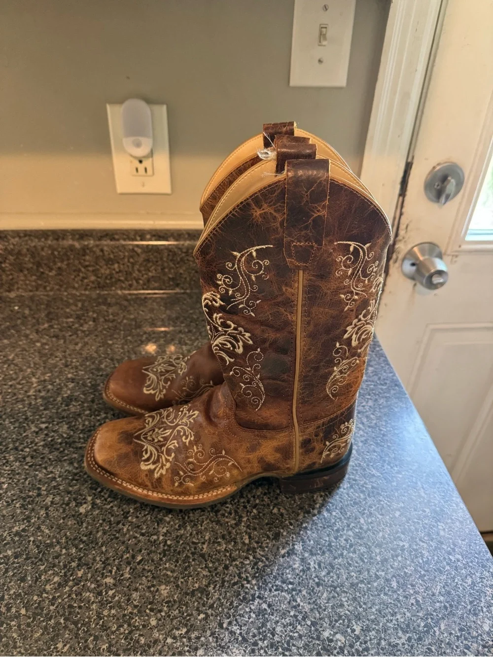 Old West Brown Leather Kids Western Boots with Cream Embroidery Size 5.0 D